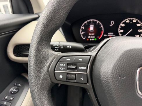 Certified 2024 Honda HR-V LX image 11