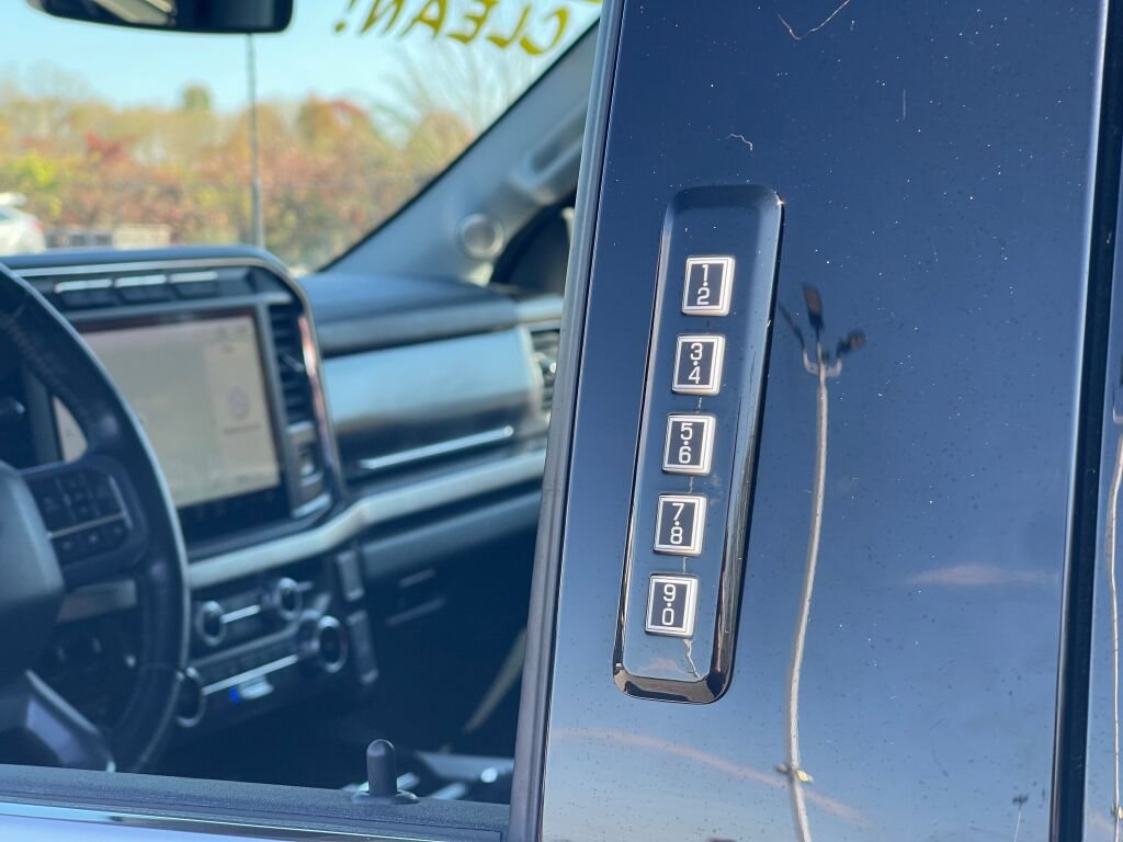 Used 2023 Ford F350 Lariat w/ Lariat Ultimate Package AWD/4WD image 34