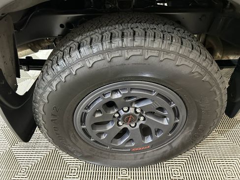 Used 2025 Nissan Frontier PRO-4X w/ Tow Package AWD/4WD image 11