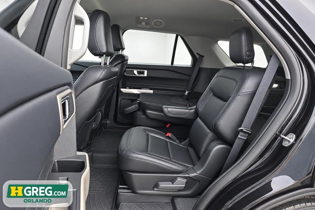 Used 2020 Ford Explorer XLT w/ Equipment Group 202A AWD/4WD image 13