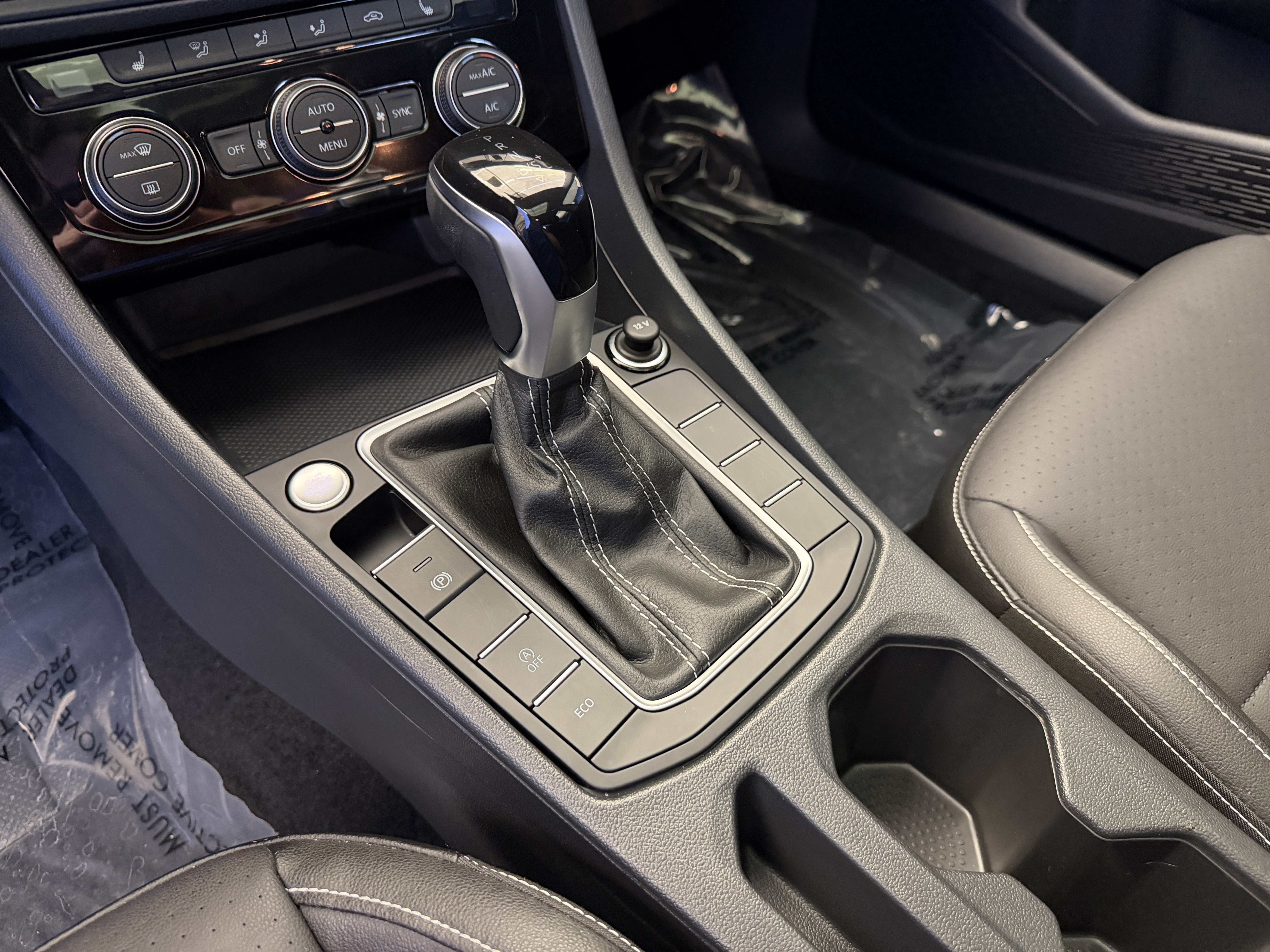 Used 2024 Volkswagen Jetta SE w/ Panoramic Sunroof Package FWD image 21