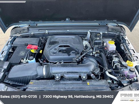 Used 2026 Jeep Wrangler Unlimited Sahara AWD/4WD image 8