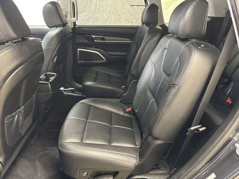 Used 2022 Kia Telluride EX w/ EX Premium Package image 13