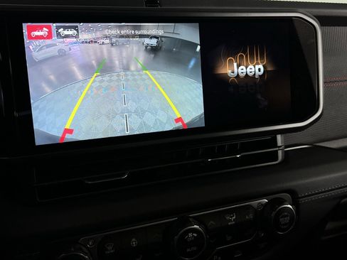 Used 2024 Jeep Wrangler Unlimited Rubicon 392 image 21