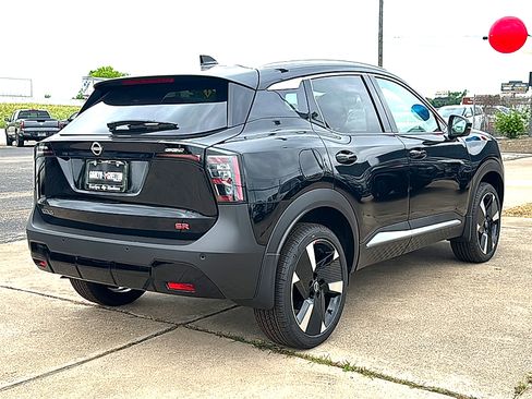 New 2026 Nissan Kicks SR w/ SR Premium Package FWD image 8