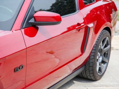 Used 2011 Ford Mustang GT Premium w/ Electronics Pkg RWD image 7