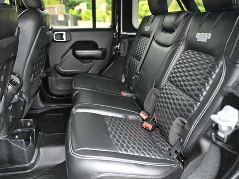 Used 2020 Jeep Wrangler Unlimited Rubicon w/ Dual Top Group AWD/4WD image 14