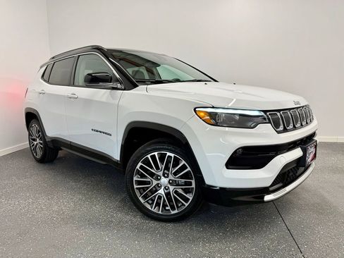 Used 2022 Jeep Compass Limited w/ Elite Group image 1