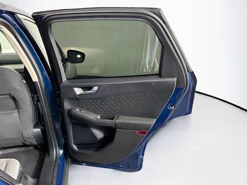 Used 2020 Ford Escape SE image 29