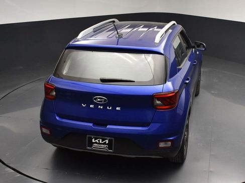 Used 2023 Hyundai Venue SEL FWD image 46