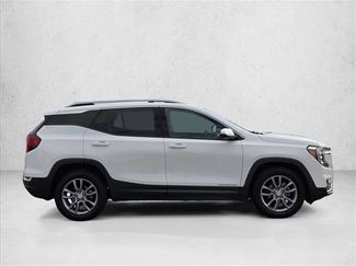 Used 2024 GMC Terrain SLT video 4