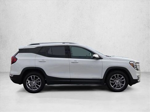 Used 2024 GMC Terrain SLT image 4