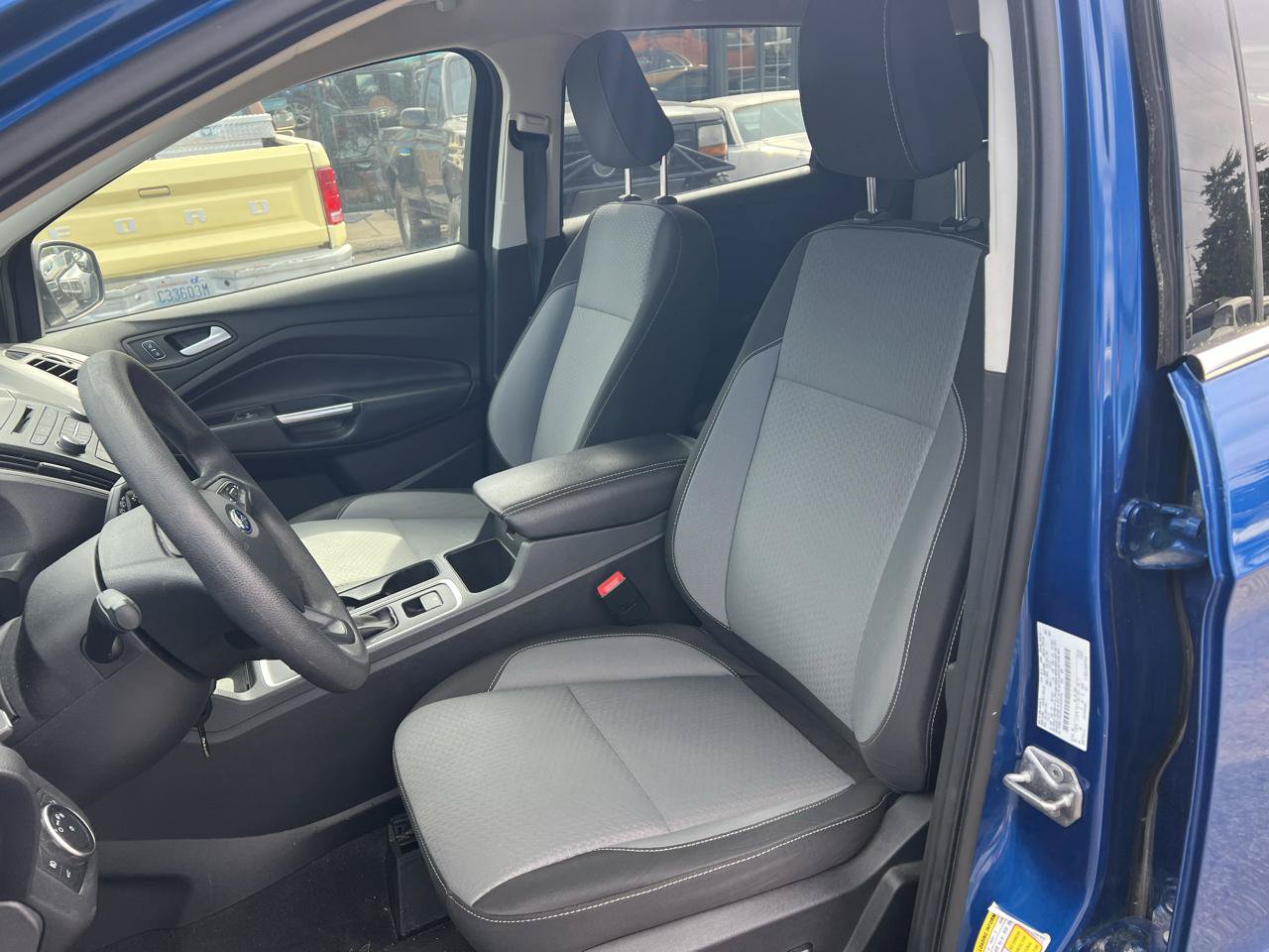 Used 2018 Ford Escape SE FWD image 6