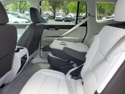 Used 2024 GMC Acadia Denali w/ Super Cruise Package FWD image 10