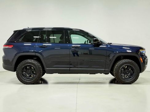 Used 2022 Jeep Grand Cherokee Trailhawk AWD/4WD image 13