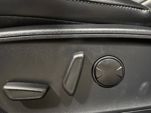 Used 2024 Ford Escape Platinum image 19