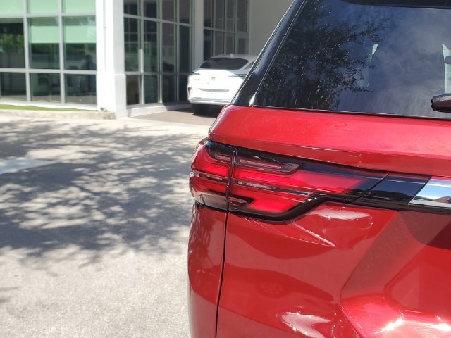 Certified 2023 Chevrolet Traverse LT FWD image 29