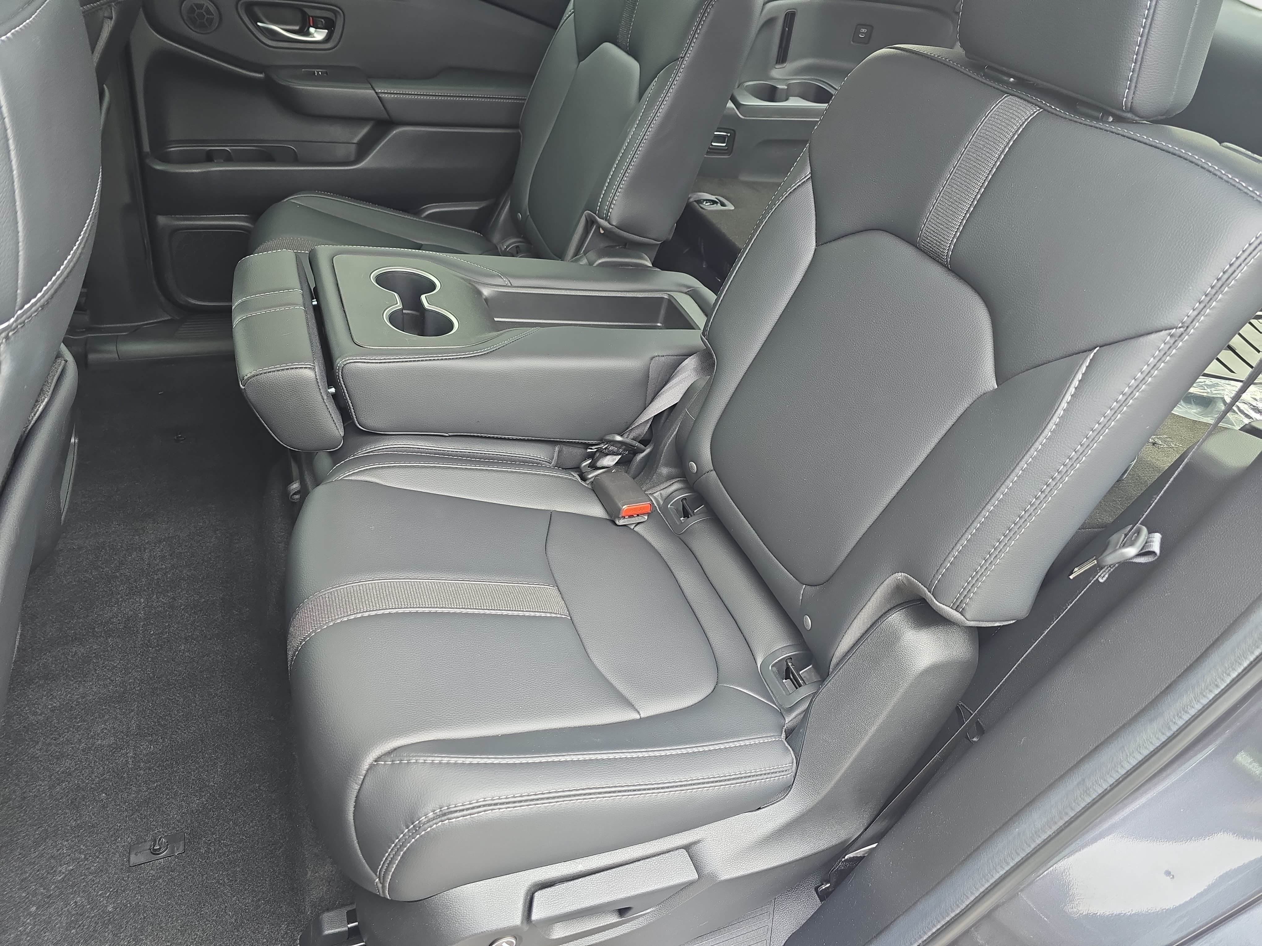 Used 2024 Honda Pilot Touring image 16