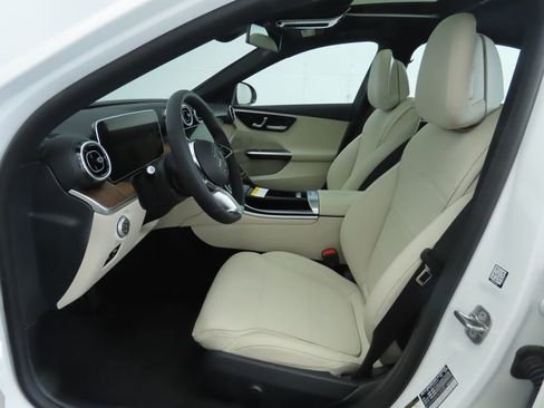 Certified 2025 Mercedes-Benz C 300 Sedan image 19