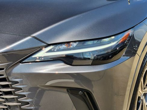Used 2025 Lexus RX 350 Premium w/ Accessory Package (Z1) FWD image 9