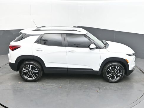 Used 2024 Chevrolet TrailBlazer LT w/ Convenience Package AWD/4WD image 39