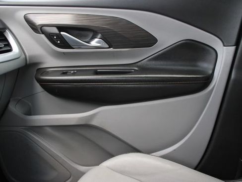 Used 2020 GMC Terrain SLT FWD image 18