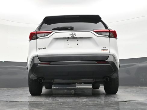Used 2021 Toyota RAV4 LE FWD image 22