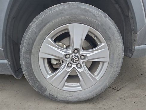 Used 2022 Toyota RAV4 XLE w/ Convenience Package image 14