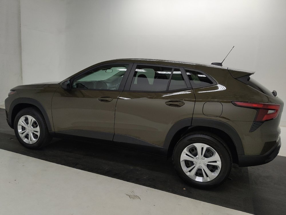 Used 2024 Chevrolet Trax LS FWD image 3
