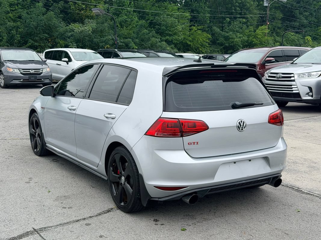Used 2017 Volkswagen GTI SE FWD image 4