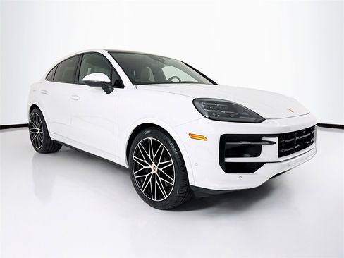 New 2025 Porsche Cayenne Coupe image 7