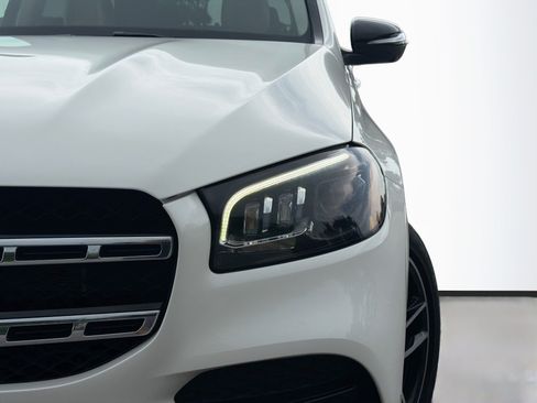 Used 2021 Mercedes-Benz GLS 580 4MATIC image 9