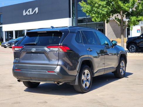Used 2024 Toyota RAV4 XLE w/ Convenience Package FWD image 4