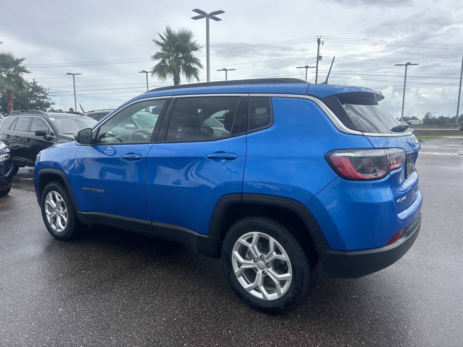 Used 2024 Jeep Compass Latitude AWD/4WD image 7