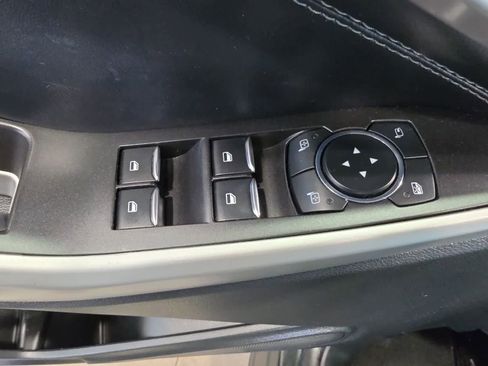 Used 2023 Ford Explorer XLT w/ Equipment Group 202A AWD/4WD image 19