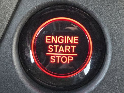 Used 2025 Honda Pilot EX-L image 32