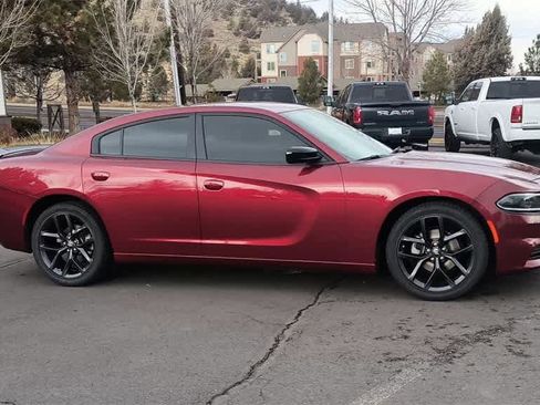 Used 2022 Dodge Charger SXT w/ Blacktop Package image 2