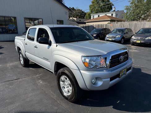 Used 2011 Toyota Tacoma 4x4 Double Cab w/ SR5 Pkg #2 image 2