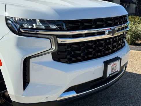 Used 2022 Chevrolet Suburban LS image 2