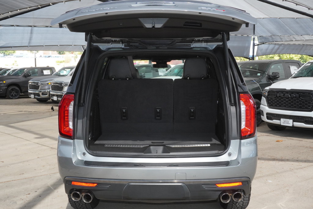 Used 2024 GMC Yukon AT4 w/ Technology Package AWD/4WD image 33