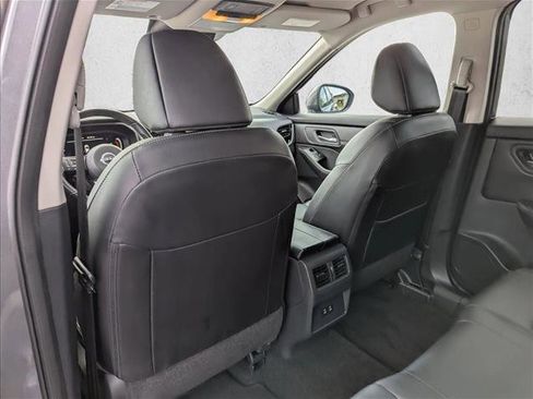 Used 2024 Nissan Rogue SL AWD/4WD image 23