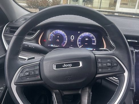 Used 2021 Jeep Grand Cherokee L Limited image 11