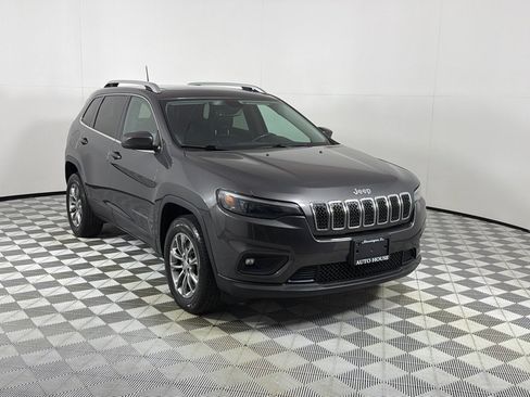 Used 2019 Jeep Cherokee Latitude Plus w/ Comfort/Convenience Group AWD/4WD image 3