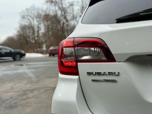 Used 2018 Subaru Outback 3.6R Touring w/ Popular Package #3 image 42