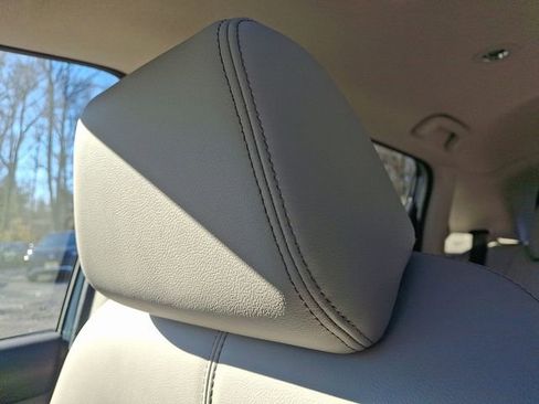 Used 2025 Honda HR-V EX-L image 17