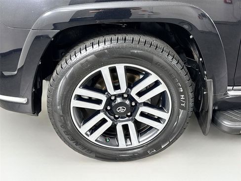 Used 2022 Toyota 4Runner Limited AWD/4WD image 46