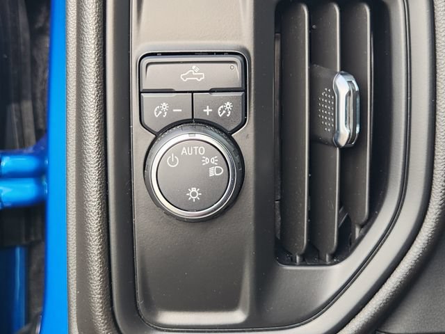 Used 2024 Chevrolet Silverado 1500 Custom RWD image 21