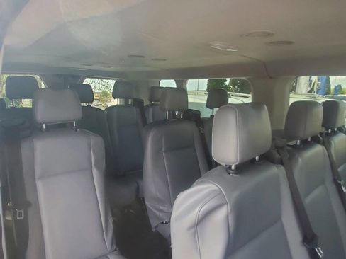 Used 2018 Ford Transit 350 XL image 29