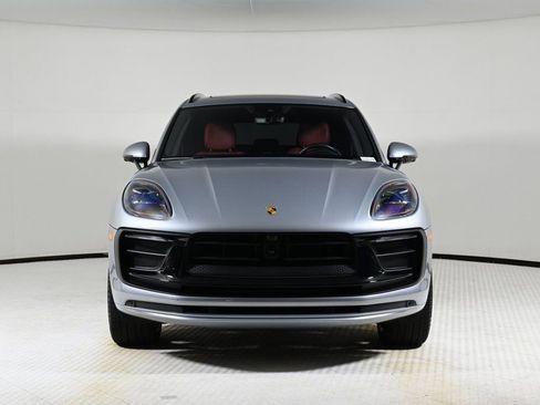 Certified 2024 Porsche Macan image 10
