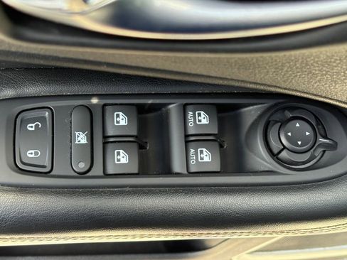 Used 2019 Jeep Compass Limited AWD/4WD image 13